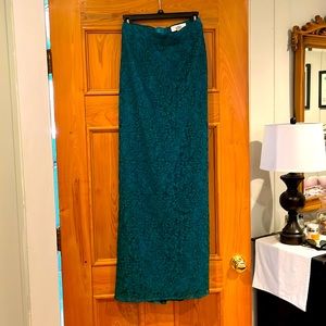 Lace teal skirt with black detail, sz 2, N